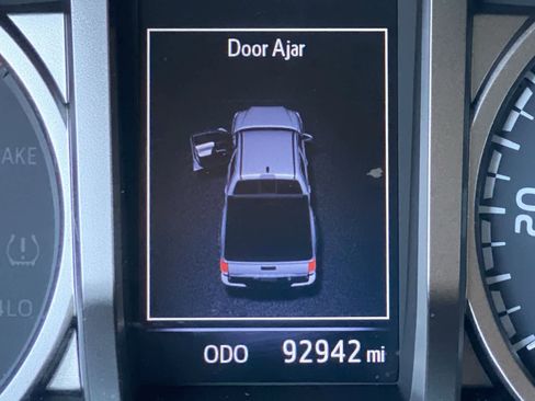 Used 2021 Toyota Tacoma SR5 image 33