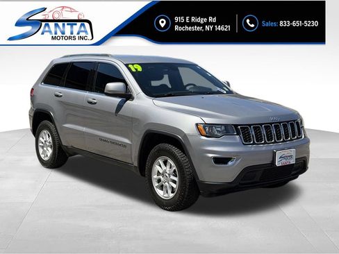 Used 2019 Jeep Grand Cherokee Laredo AWD/4WD image 3