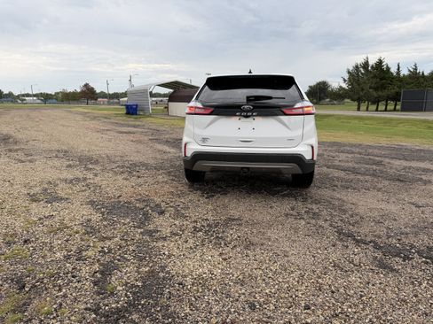 Used 2024 Ford Edge SEL w/ Convenience Package AWD/4WD image 4