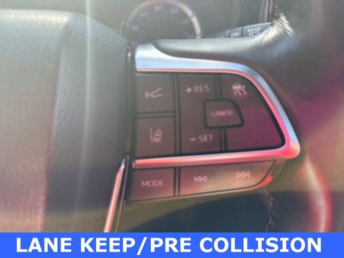 Used 2020 Toyota Highlander LE image 18