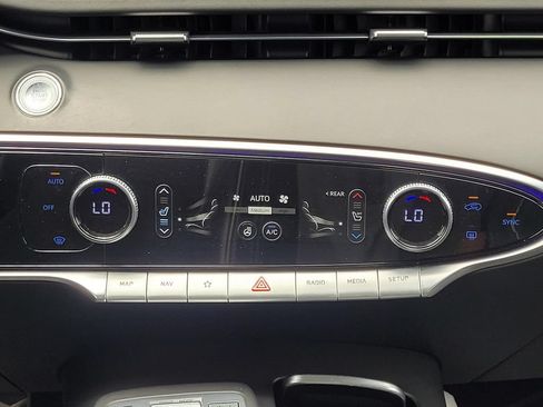 Used 2022 Genesis GV70 3.5T Sport w/ Sport Prestige Package AWD/4WD image 20