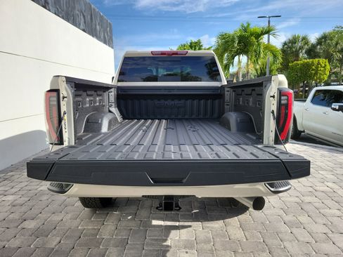 New 2026 GMC Sierra 2500 AT4 w/ AT4 Premium Plus Package AWD/4WD image 9
