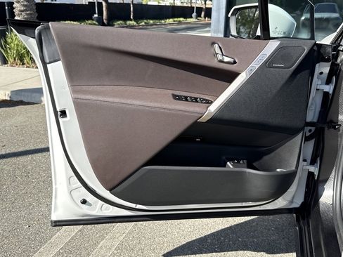 Used 2025 BMW iX xDrive50 image 19