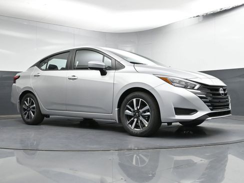 New 2025 Nissan Versa SV w/ Trunk Package FWD image 21