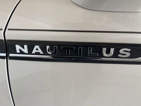 Used 2019 Lincoln Nautilus Reserve AWD/4WD image 36