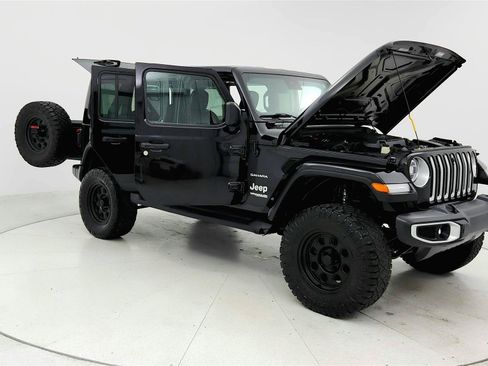 Used 2021 Jeep Wrangler Unlimited Sahara AWD/4WD image 12