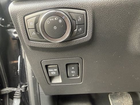 Used 2019 Ford F150 XLT w/ Equipment Group 302A Luxury AWD/4WD image 17