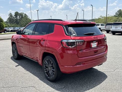 Used 2022 Jeep Compass Limited image 3