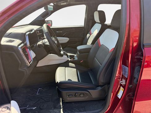 Used 2023 GMC Canyon AT4X image 12