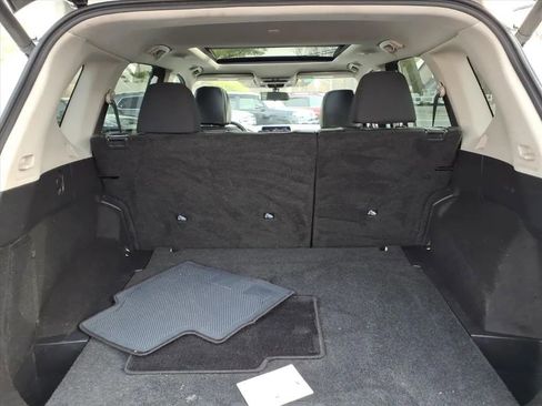 Used 2022 Nissan Rogue SV w/ SV Premium Package image 20