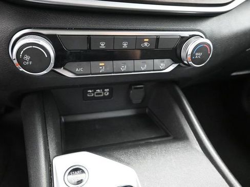 Used 2025 Nissan Altima 2.5 SV image 16