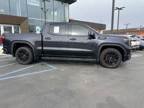 Used 2022 GMC Sierra 1500 Elevation w/ Elevation Premium Package image 9