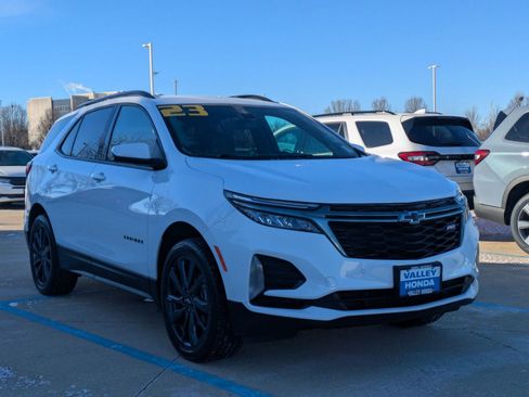 Used 2023 Chevrolet Equinox RS image 4