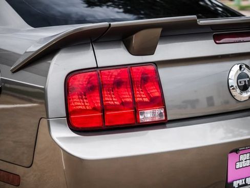 Used 2005 Ford Mustang GT Premium RWD image 48