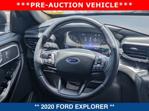 Used 2020 Ford Explorer XLT RWD image 19