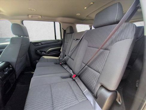 Used 2016 Chevrolet Suburban LS RWD image 16