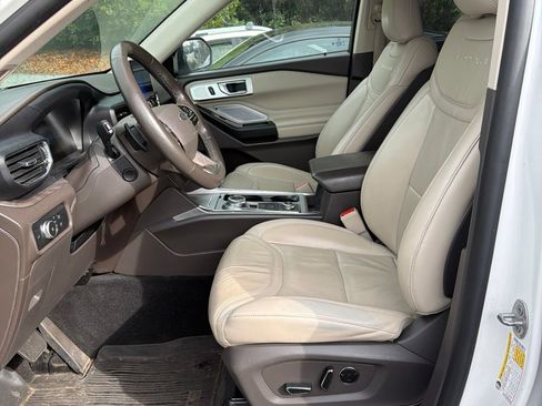 Used 2020 Ford Explorer Platinum w/ Premium Technology Package AWD/4WD image 8
