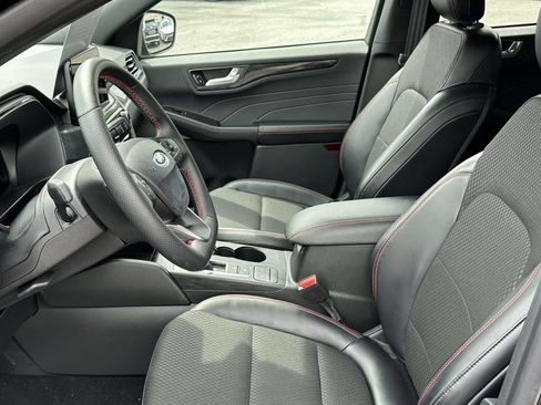 Certified 2025 Ford Escape ST-Line FWD image 9