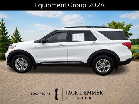 Used 2021 Ford Explorer XLT w/ Equipment Group 202A AWD/4WD image 4
