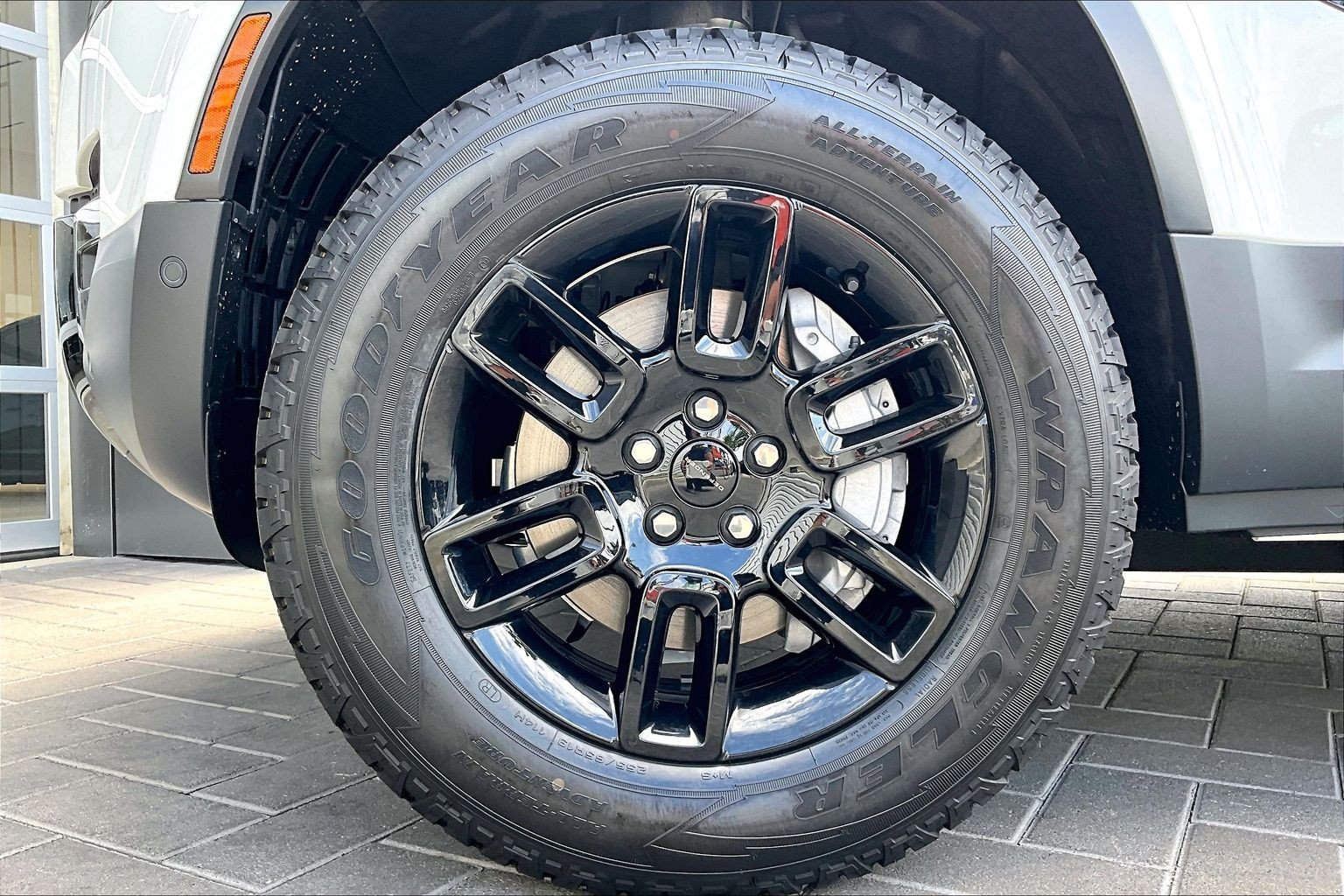 New 2026 Land Rover Defender 110 S AWD/4WD image 12