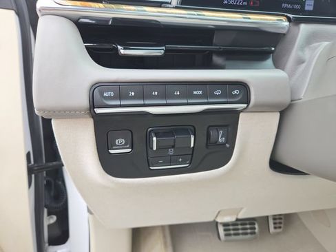 Certified 2023 Cadillac Escalade Premium Luxury Platinum w/ LPO, Radiant Package AWD/4WD image 21