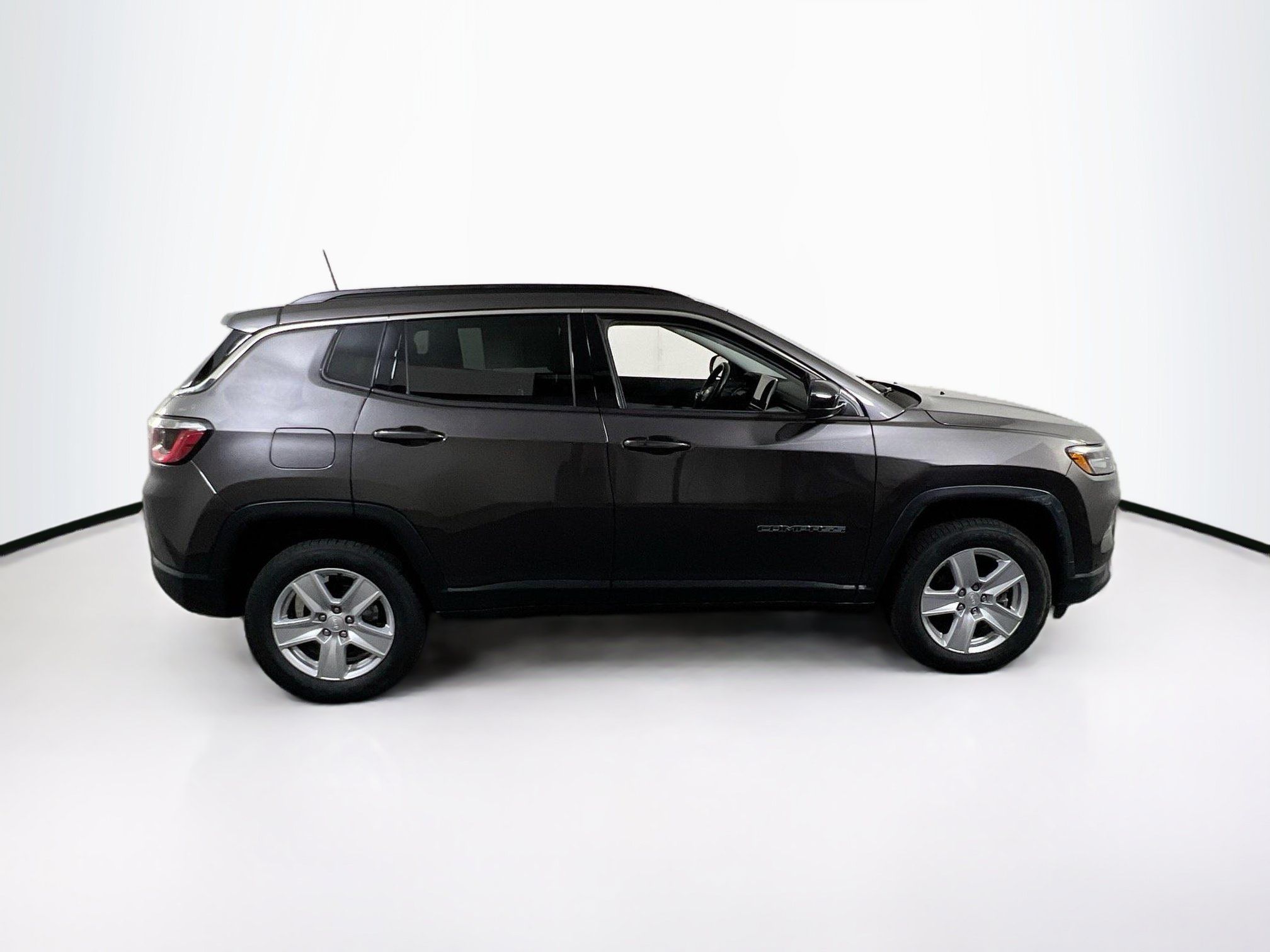 Used 2022 Jeep Compass Latitude w/ Convenience Group AWD/4WD image 4