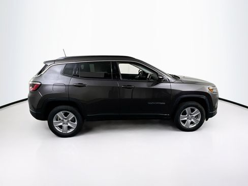 Used 2022 Jeep Compass Latitude w/ Convenience Group AWD/4WD image 4