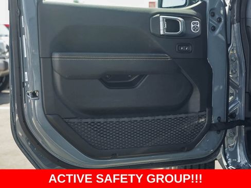Used 2025 Jeep Wrangler Sahara w/ Safety Group image 19