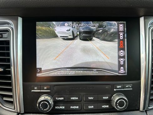 Certified 2018 Porsche Macan S AWD/4WD image 37