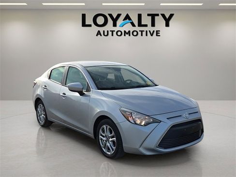 Used 2017 Toyota Yaris iA image 7