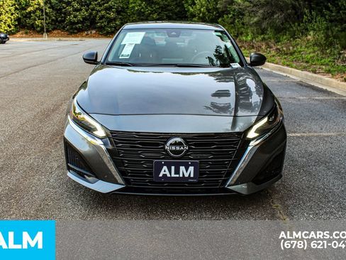 Used 2025 Nissan Altima 2.5 SV FWD image 10