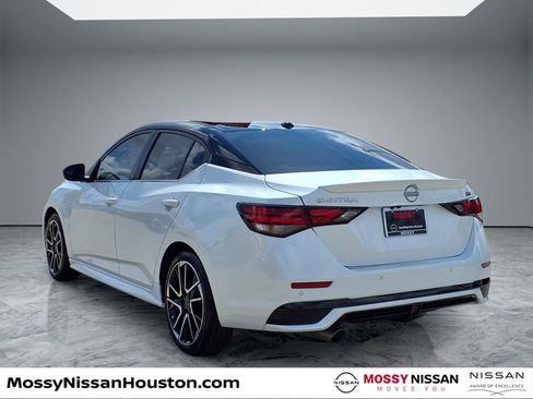 Used 2025 Nissan Sentra SR image 2