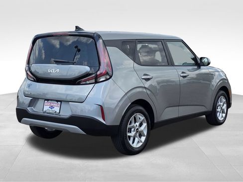 Used 2025 Kia Soul LX w/ LX Technology Package FWD image 6