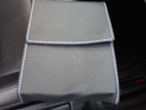 Used 2018 Volkswagen Passat 2.0T R-Line w/ R-Line Lighting Package image 27