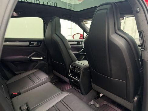 Used 2023 Porsche Cayenne Turbo image 25