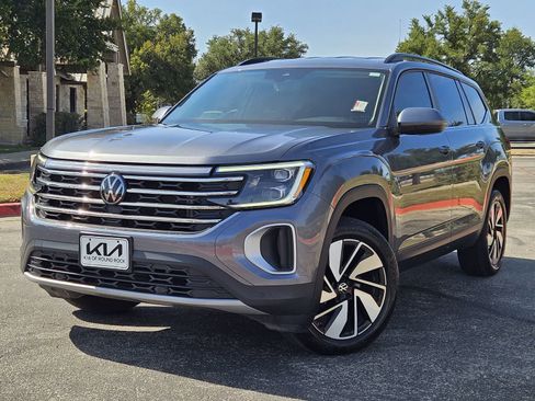 Used 2024 Volkswagen Atlas SE w/ Black Wheel Package FWD image 1