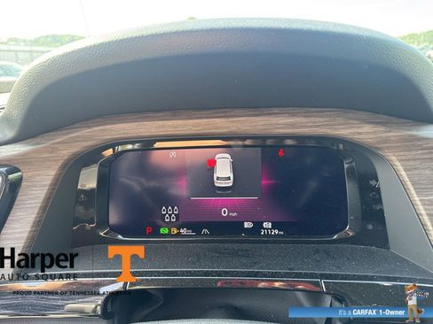 Used 2024 Volkswagen Atlas SEL AWD/4WD image 15