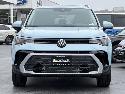 New 2026 Volkswagen Taos SE image 9