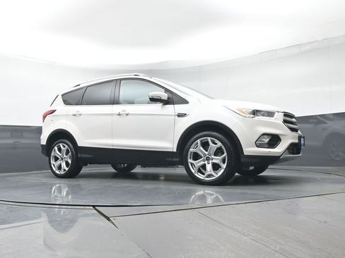 Used 2019 Ford Escape Titanium image 39
