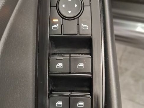 Used 2026 Nissan Rogue S FWD image 16