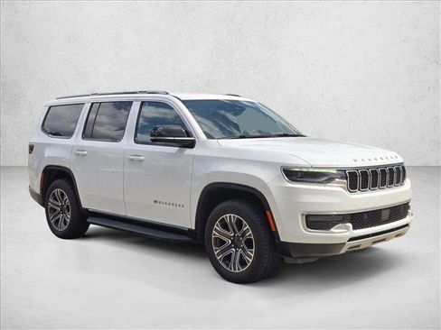 Used 2024 Jeep Wagoneer Series II AWD/4WD image 3