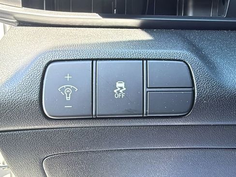 Used 2025 Hyundai Elantra Sport image 18