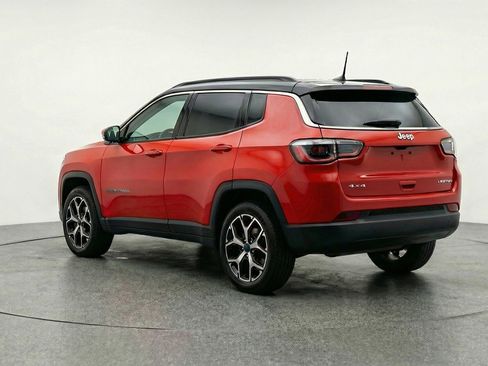 Used 2025 Jeep Compass Limited image 6