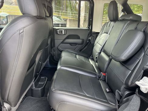 Used 2022 Jeep Wrangler Unlimited Sahara w/ Cold Weather Group image 24