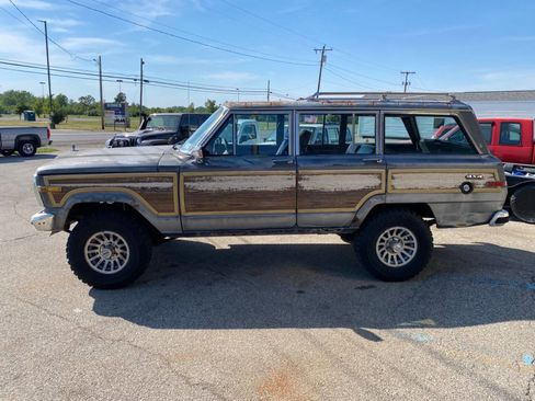 Used 1989 Jeep Grand Wagoneer AWD/4WD image 3