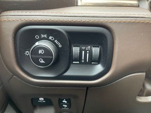 Used 2025 RAM 1500 Limited w/ Trailer Tow Group AWD/4WD image 20
