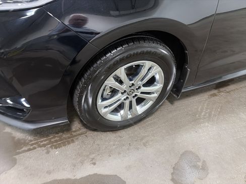 Used 2023 Toyota Sienna XSE w/ XSE Plus Package image 9