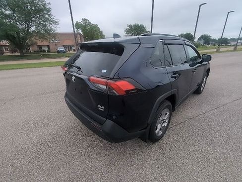 Used 2023 Toyota RAV4 XLE AWD/4WD image 5