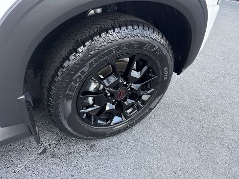 Used 2025 Nissan Armada PRO-4X image 23