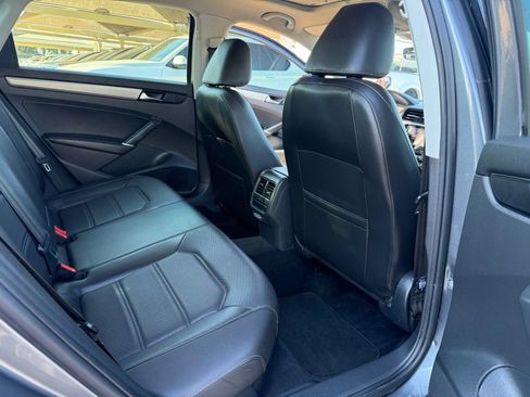Used 2021 Volkswagen Passat 2.0T SE image 15